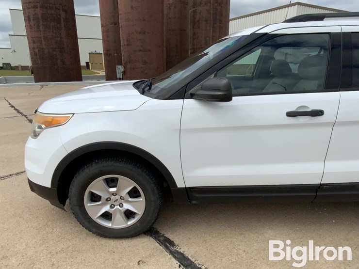 2014-ford-explorer-image-12