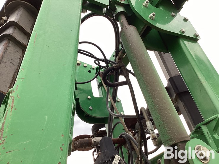 2014-john-deere-2510h-image-17