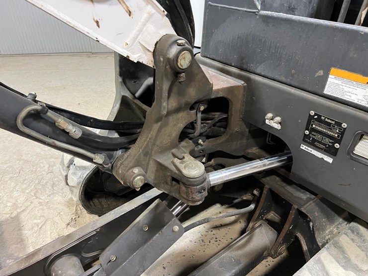 2017-bobcat-e32-image-12