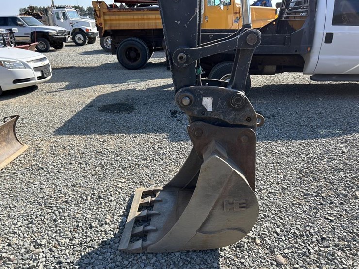 deere-75g-image-11
