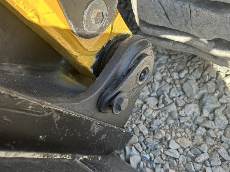 caterpillar-247b3-image-16