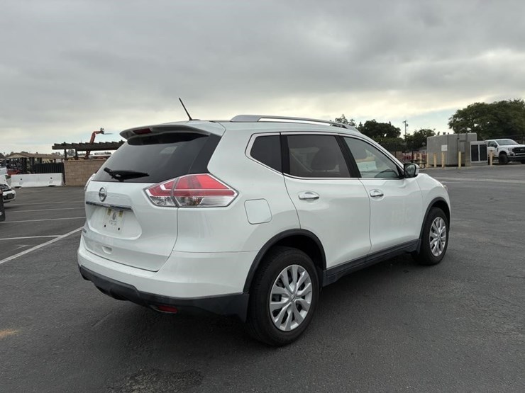 2016-nissan-rogue-image-3