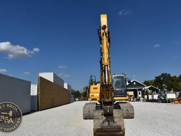 2014-komatsu-pc210-10-image-30