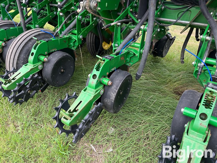 2009-john-deere-1790-ccs-image-19