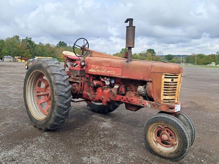 farmall-350-2wd-tractor-image-2