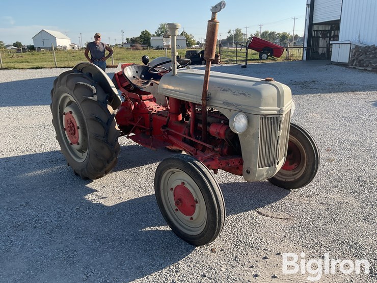 1943-ford-9n-image-7
