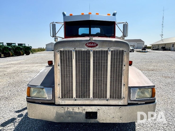 1993-peterbilt-377-image-3