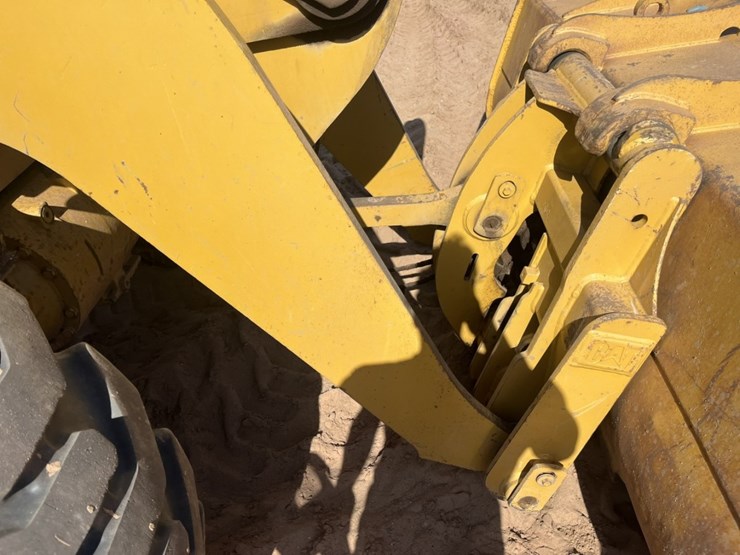 caterpillar-928g-image-12