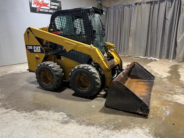 caterpillar-236d-image-6
