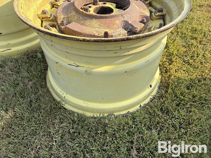 john-deere-32-image-10
