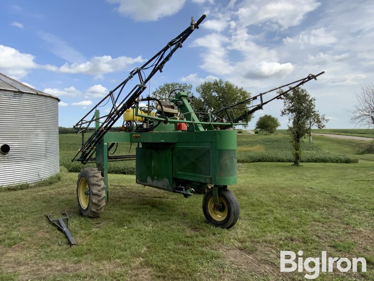 1971-john-deere-600-image-3