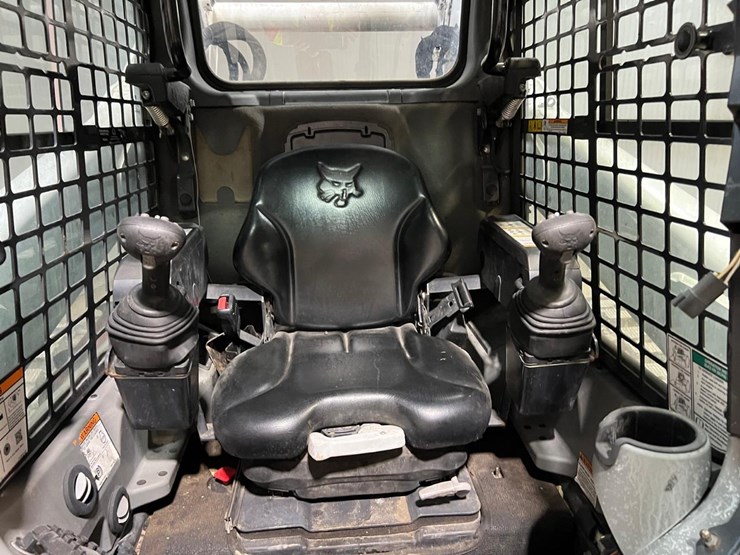 2017-bobcat-t870-image-22