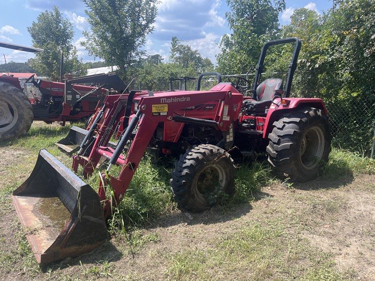 2019-mahindra-4540-image-1