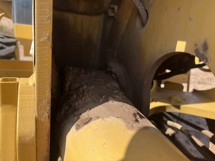 caterpillar-928g-image-39
