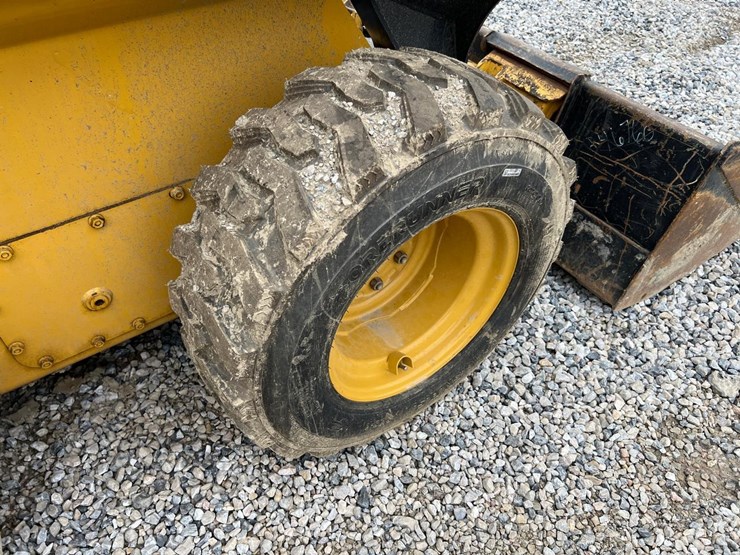 2020-deere-324g-image-17
