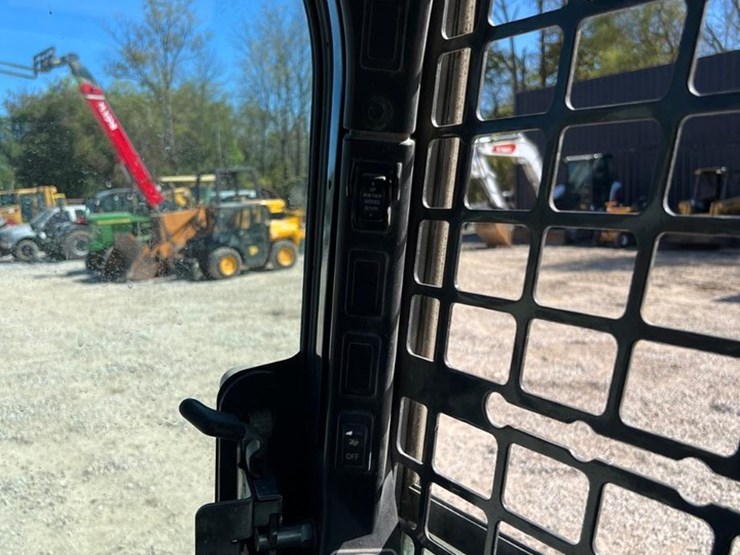 2019-bobcat-s650-image-25