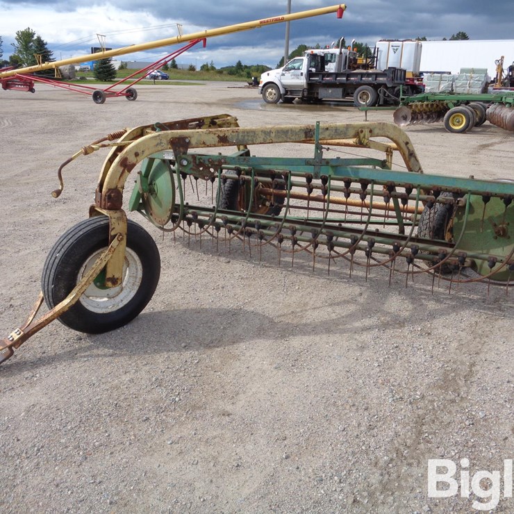 JOHN DEERE 640