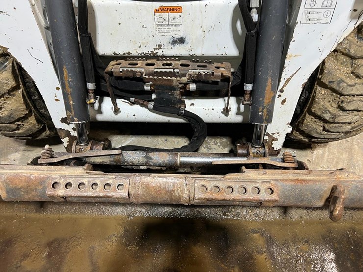 2017-bobcat-s570-image-11
