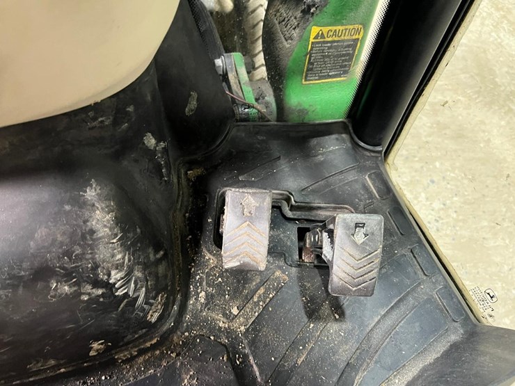 john-deere-3720-image-32