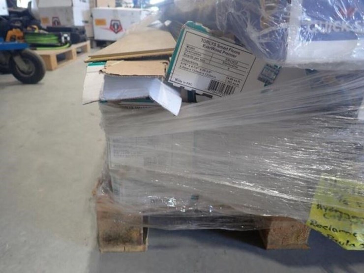 qty-of-assorted-laminate-flooring-image-8