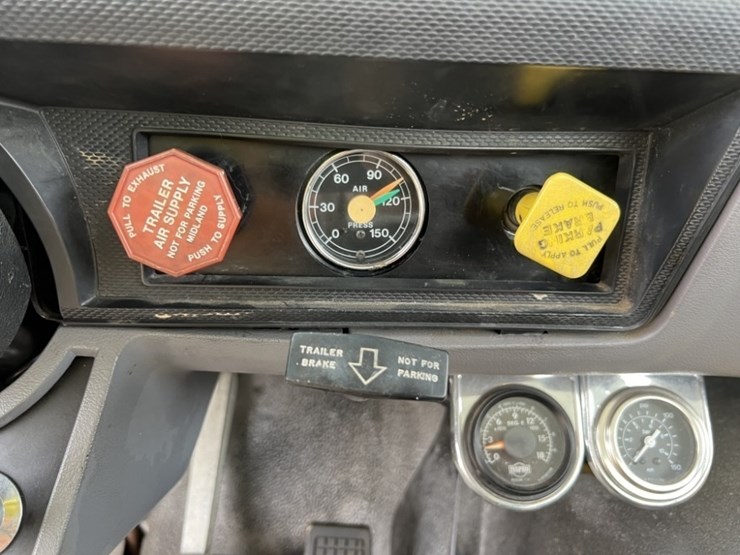 1995-ford-f800-image-36