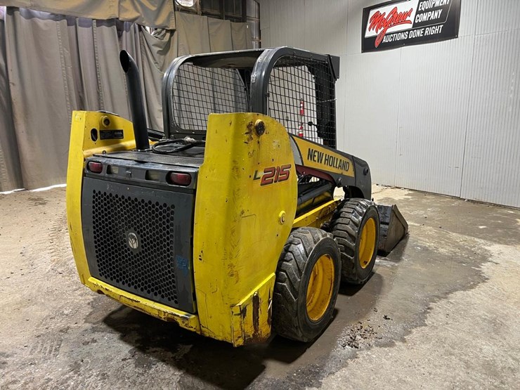 new-holland-l215-image-5