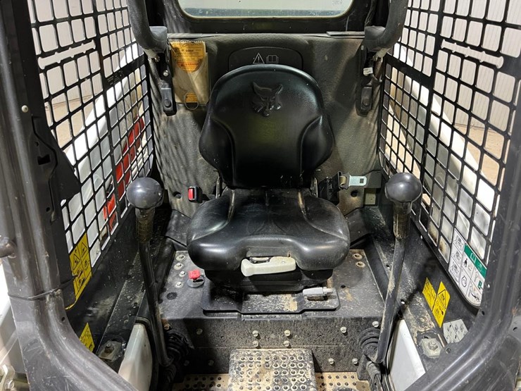 2023-bobcat-t450-image-23