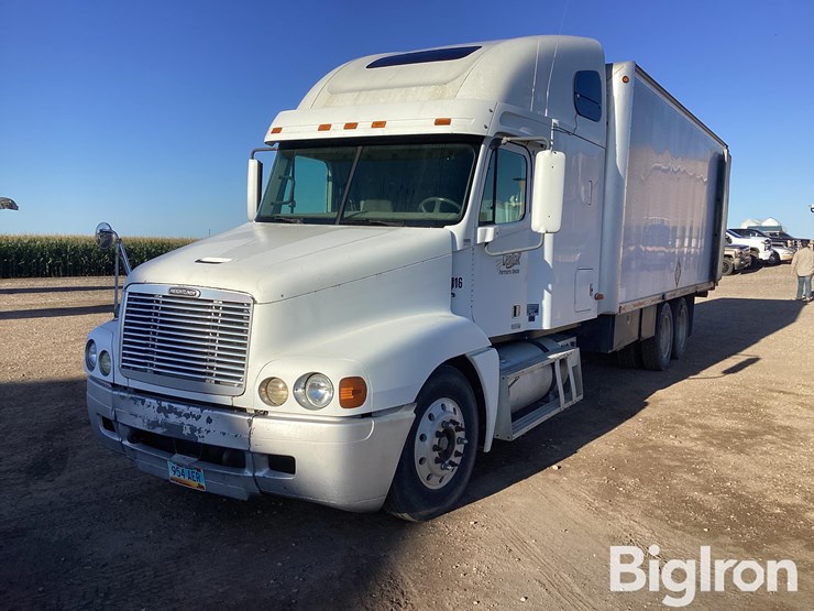 1999-freightliner-flc120-image-1