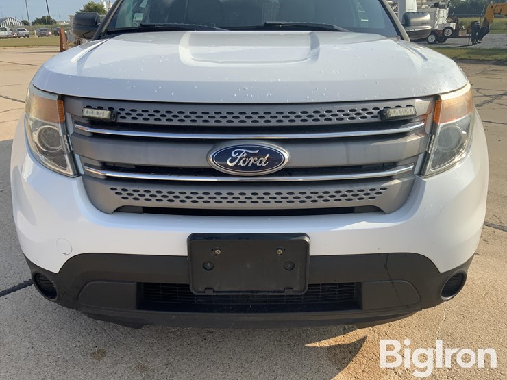 2013-ford-explorer-image-16
