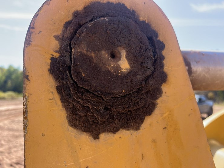 caterpillar-928g-image-28