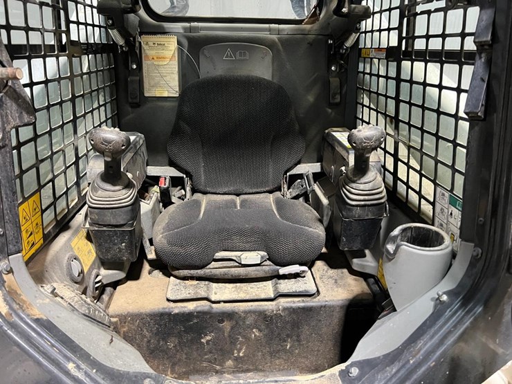 2023-bobcat-t770-image-21