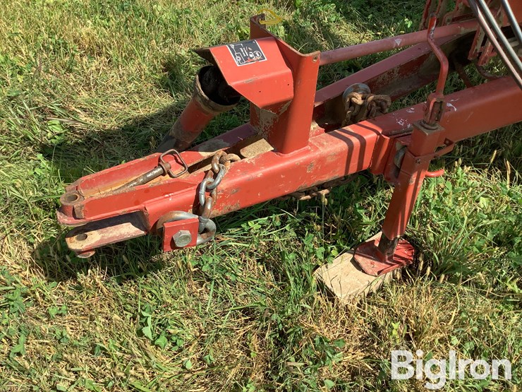 new-holland-1037-image-9