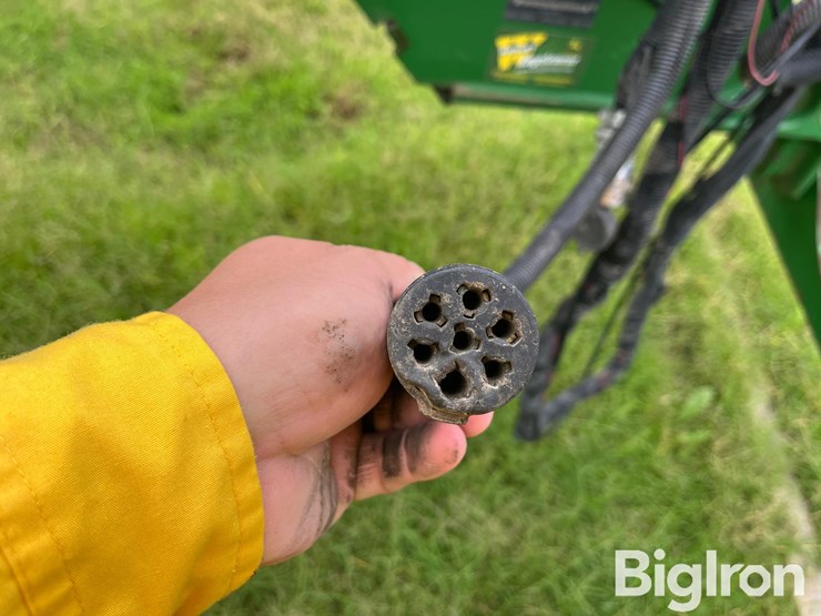2009-john-deere-1790-ccs-image-11