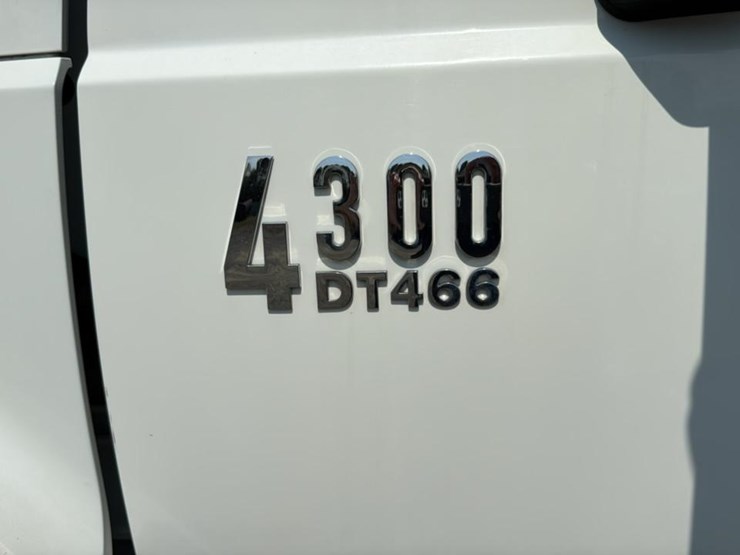 2007-international-durastar-4300-image-12