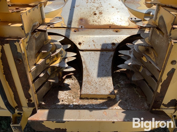 2016-new-holland-750bfia-image-19