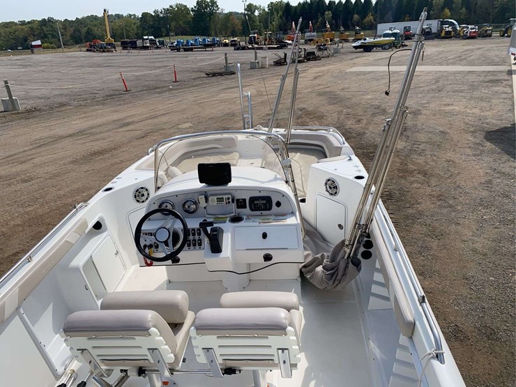 2018-hurricane-cc231-boat-image-18