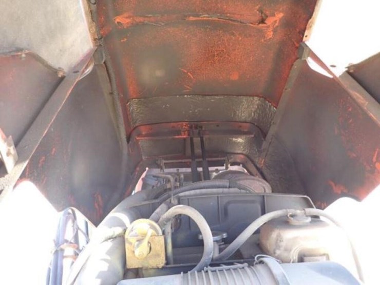 2016-kubota-m7040d-image-37