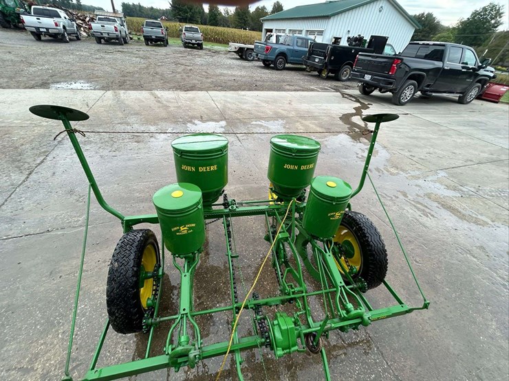 john-deere-2r-image-1