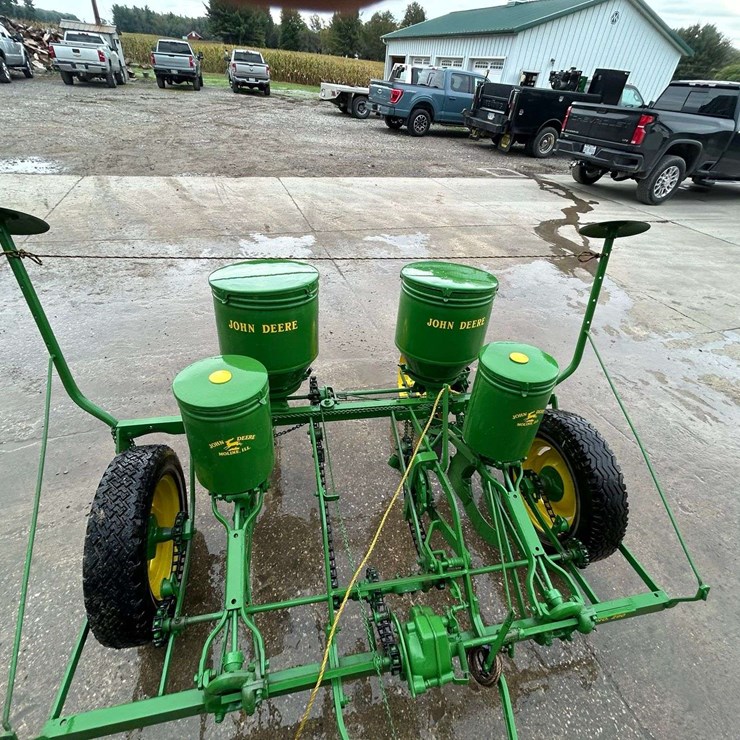 JOHN DEERE 2R
