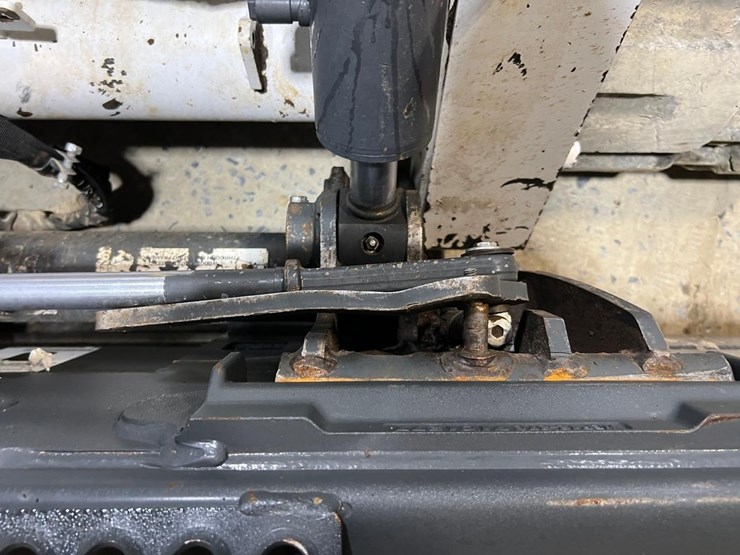 2021-bobcat-t770-image-11