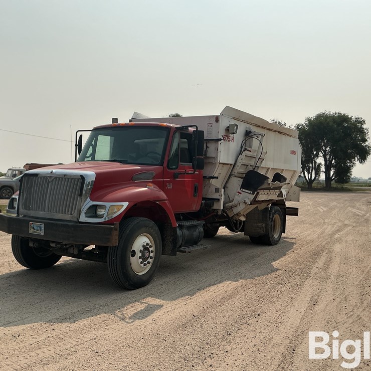 2006 INTERNATIONAL 7400