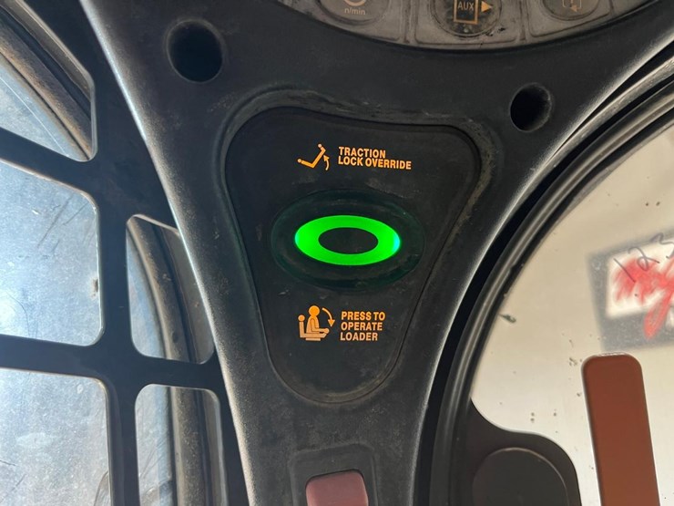 2019-bobcat-t870-image-24