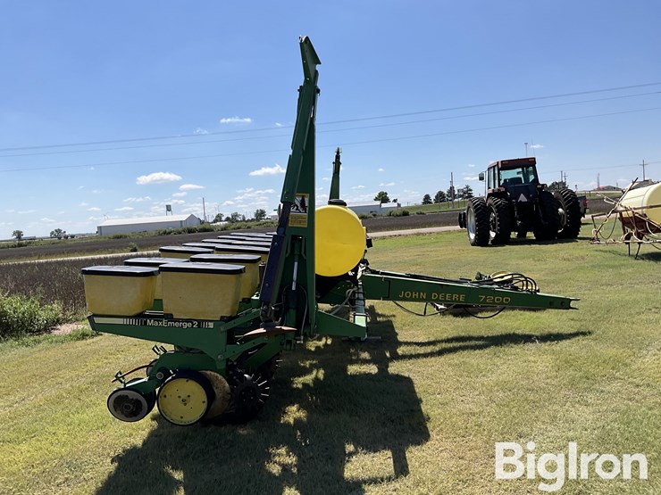 john-deere-7200-image-4