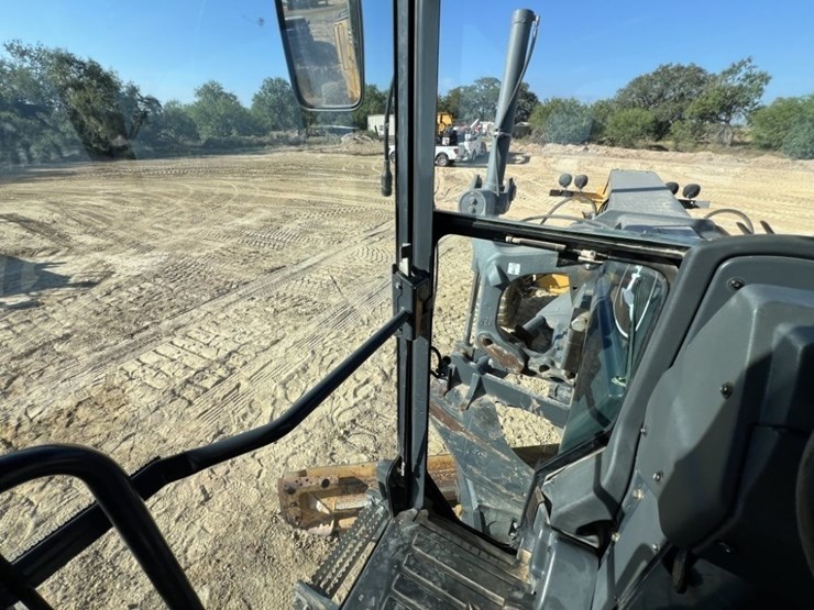2011-deere-772gp-image-63