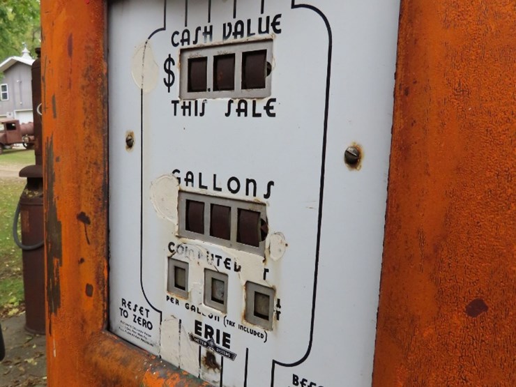 1930's-erie-model-70-gas-pump-image-6