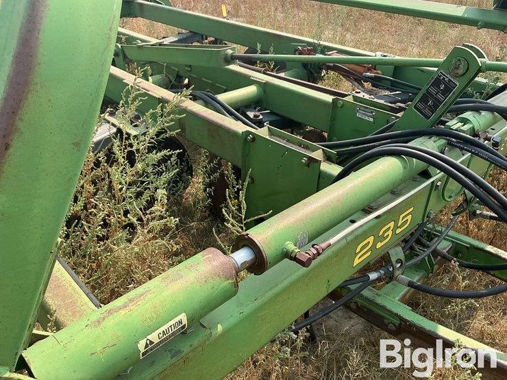 john-deere-235-image-13