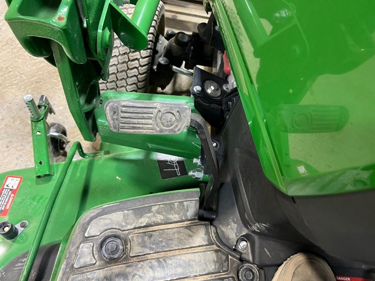 john-deere-1025r-image-30