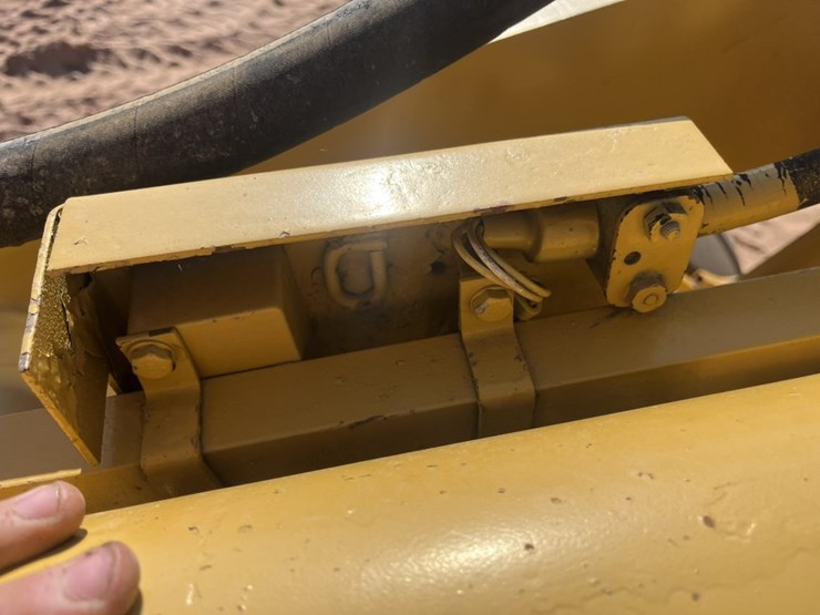 caterpillar-928g-image-44