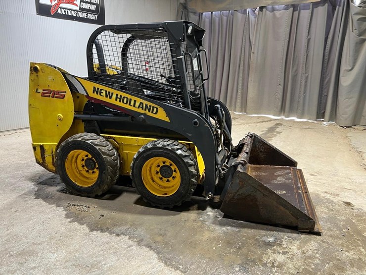 new-holland-l215-image-6