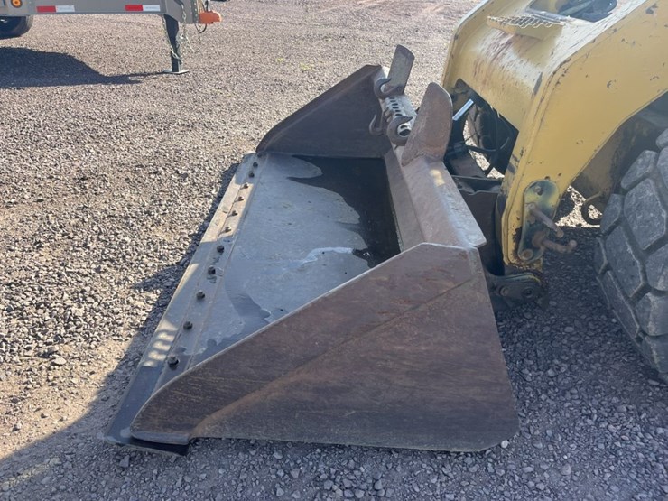 2012-caterpillar-272d-image-10